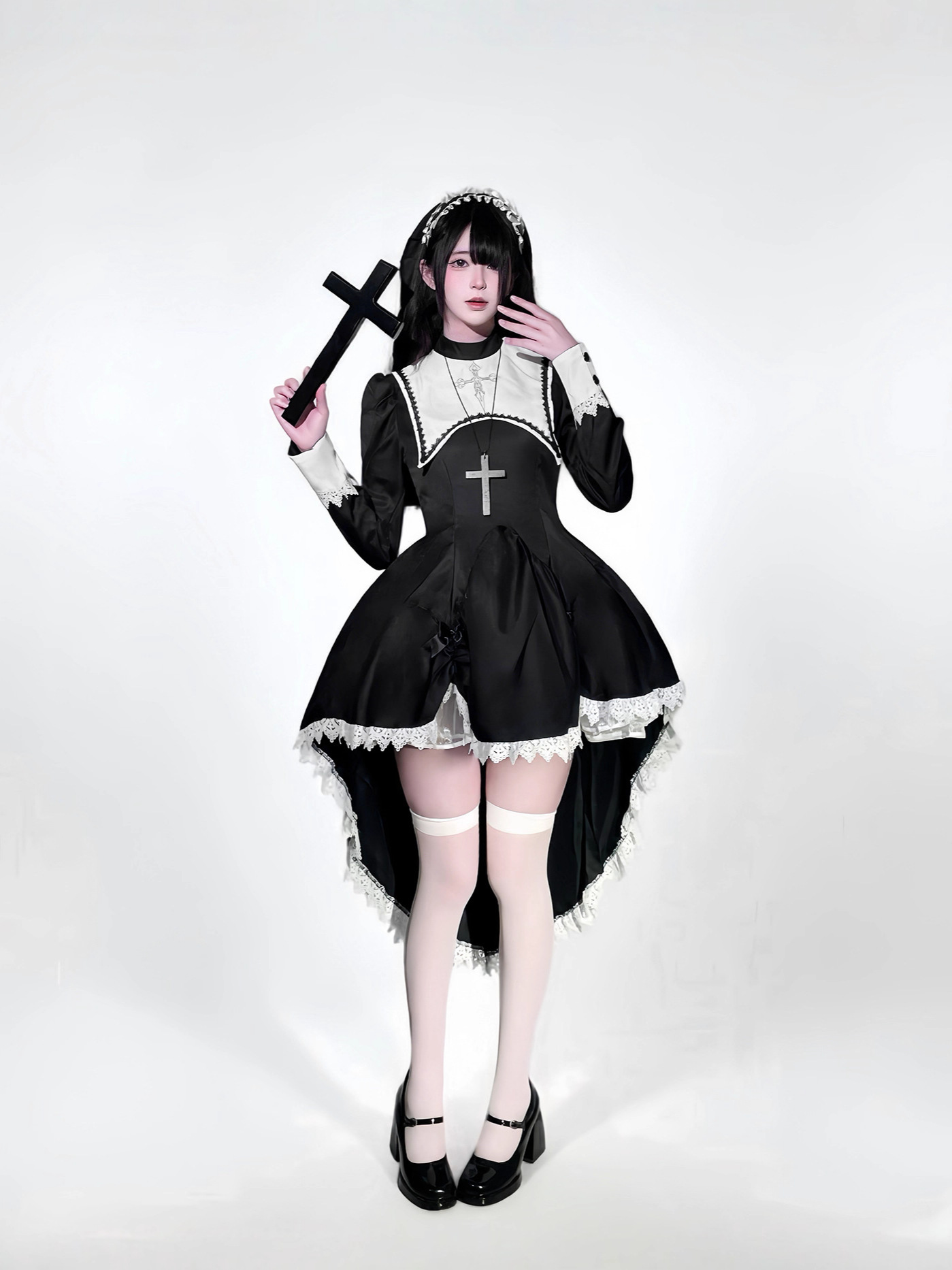 Embroidery Service - Disfraz de monja de Halloween con