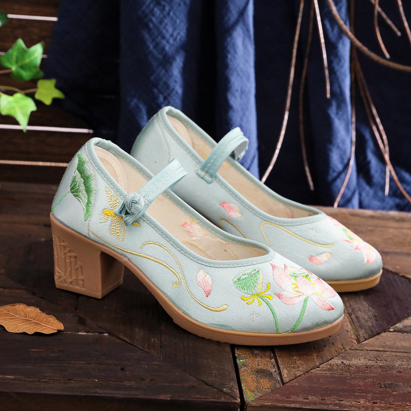 Zapatos de tacón cuadrado alto - Embroidery Abaya reseña y precio