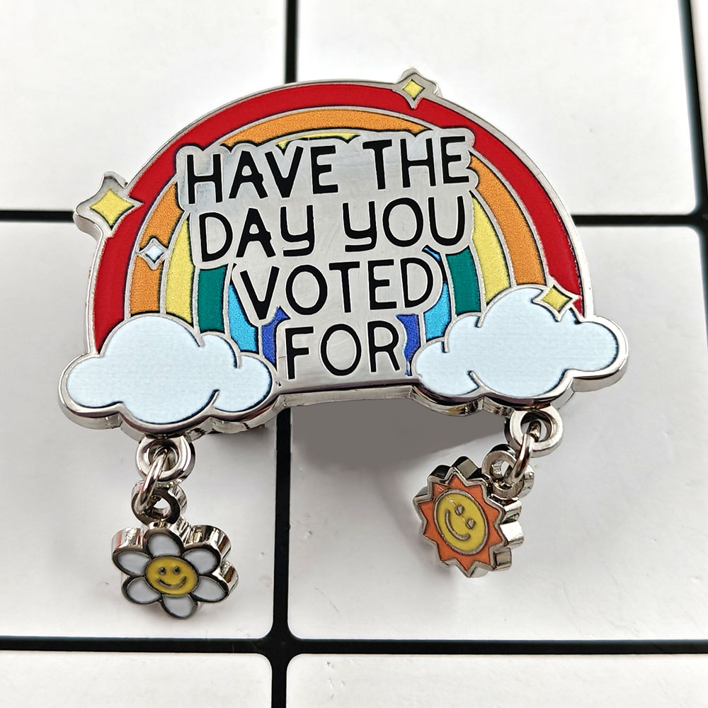Broche de metal con texto de m - Embroidery Initials reseña y precio