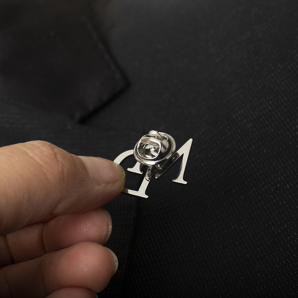 Broche con iniciales personali - Embroidery Initials reseña y precio